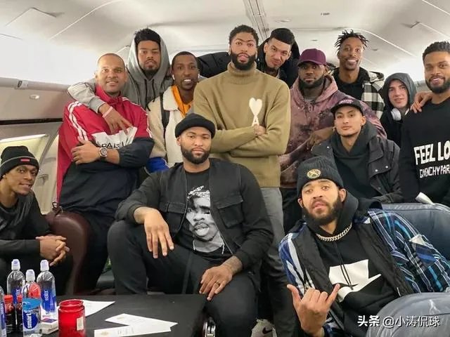 湖人VS魔术，霍华德引冲突后被四人围攻，詹姆斯迅速解救，对此你怎么看？