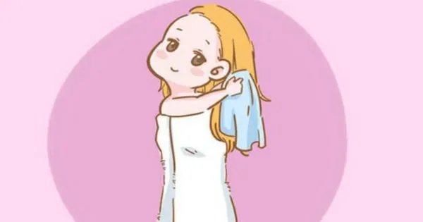 萌娃得知不用洗头捂嘴憋笑