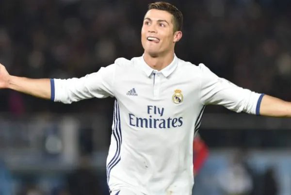 为何梅西连续2年世界足球先生都投票给C罗，C罗却从不投票给梅西？