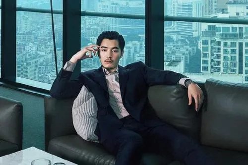 《二十不惑》中的姜小果是因为贫富差距拒绝周寻的吗？