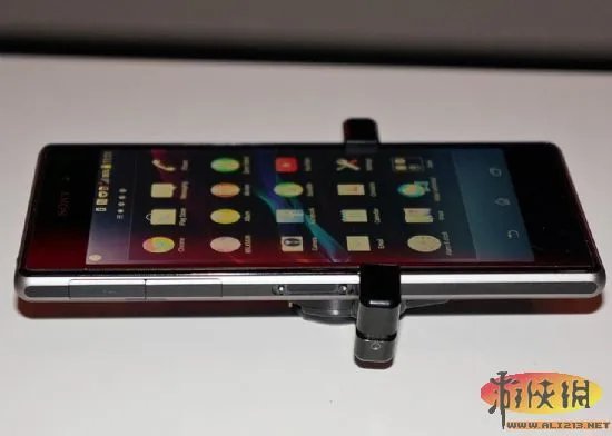 索尼Xperia Z1正式登场 主推三防功能很是出色