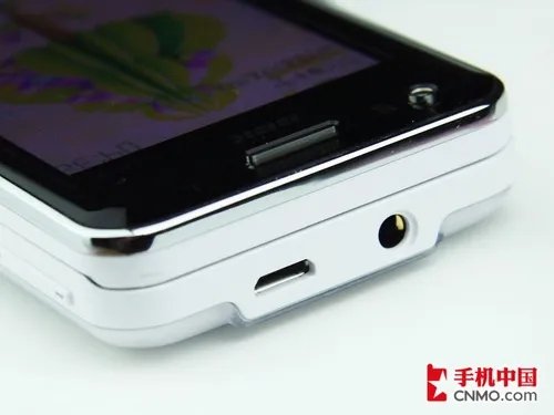 时尚全能 大屏滑盖手机步步高i536评测