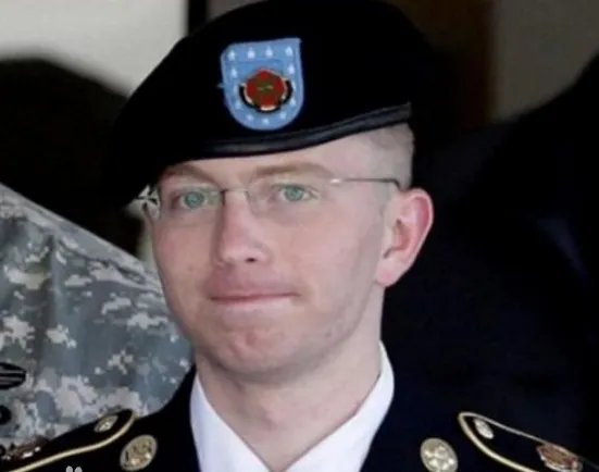 决定竞选美国参议员的切尔西·曼宁有何来历？