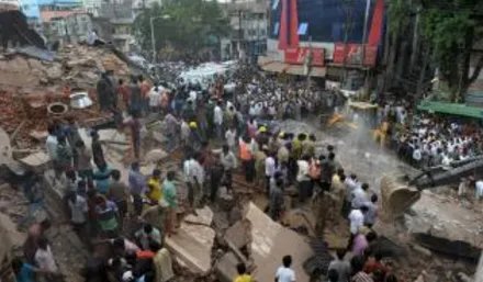 印度一旅馆倒塌严重吗？