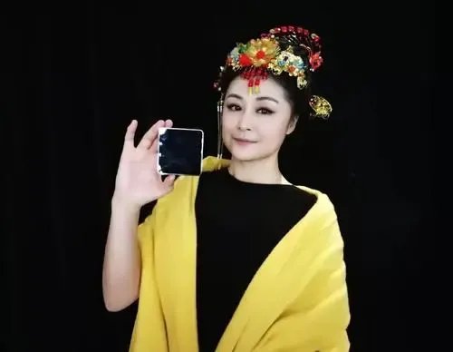 于月仙车祸地，骆驼不怕汽车经常穿越公路，是否时有交通事故发生？