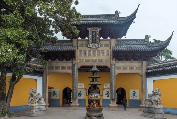 白蛇传中白素贞为爱水漫金山现实中金山寺在哪 白蛇传中水漫金山发生地点