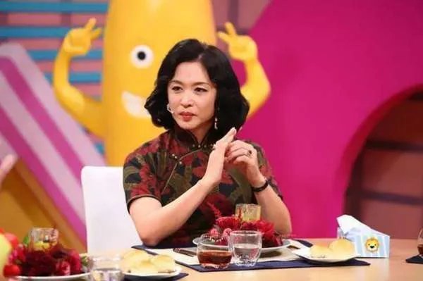 金星怼了娱乐圈那么明星大腕,为何无人回怼,金星在娱乐圈是怎样的存在?