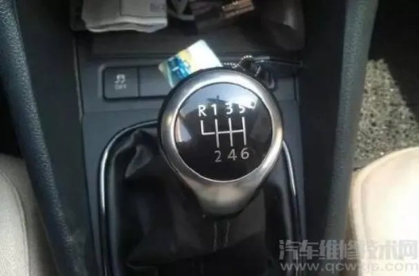 手动挡怎么开 手动挡车使用方法介绍