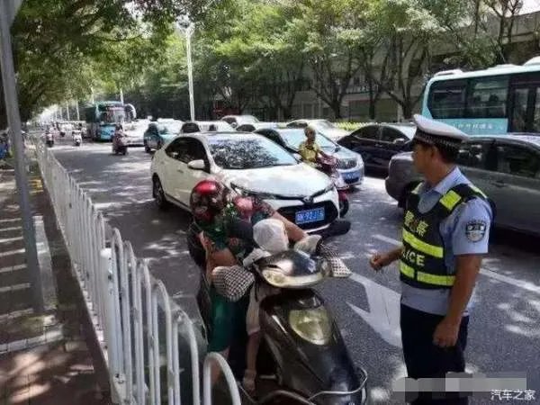 等个红绿灯遭殃了，扣2分罚100？交警提醒：别吃亏了，还上当