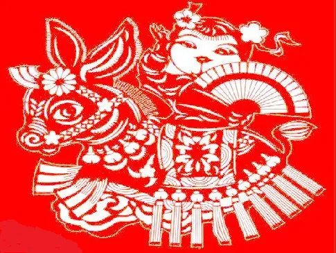 小学生剪纸为祖国庆生，在你看来剪纸艺术需要纳入课堂吗？