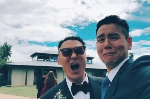 余文乐当爸，彭于晏含糊回应：你们去问他。你们怎么看？