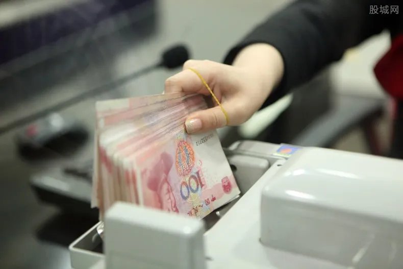 投资550元月入10万 涉案金额超10亿元