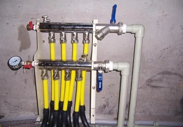 地暖分水器可以改位置吗