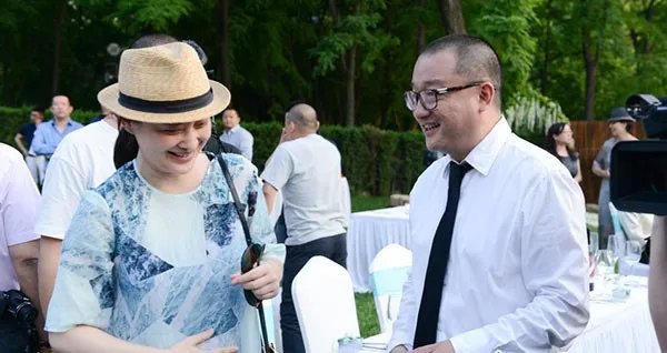 王小帅大婚照片曝光 揭秘王小帅老婆刘璇资料