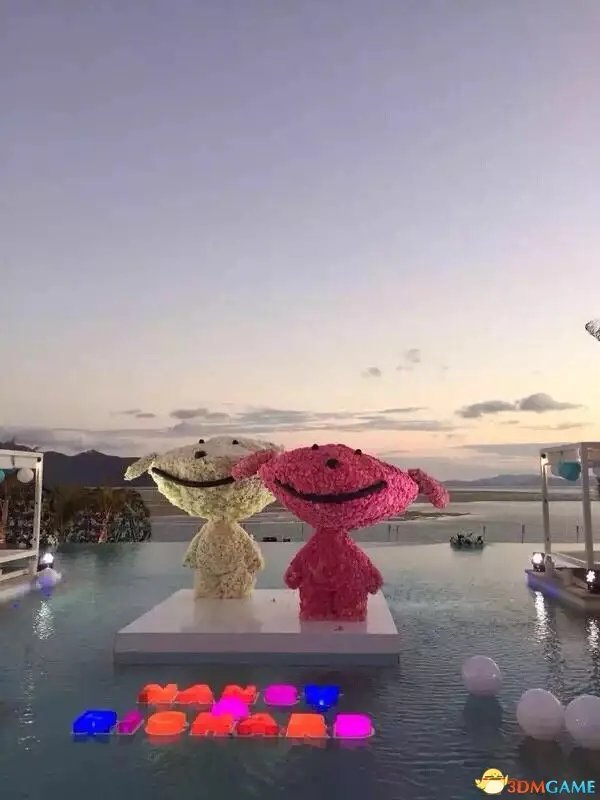 画面太美！刘强东奶茶妹妹今日大婚 两人深情拥吻