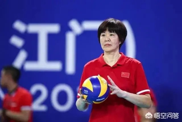 中国女排大胜土耳其队，怎么感觉中国队一下这么厉害了，显得土耳其队非常弱小？