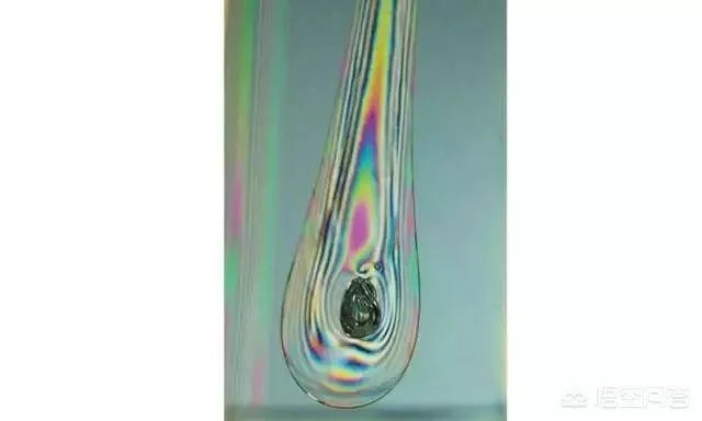 子弹都打不碎的“鲁珀特之泪”为何一捏尾部就碎了?