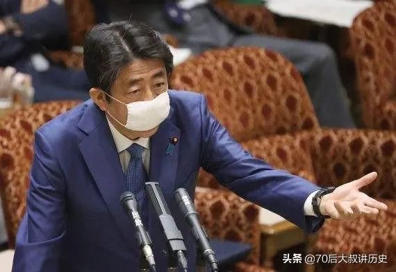 为什么特朗普说安倍和默克尔等把美国当做抗疫领袖？