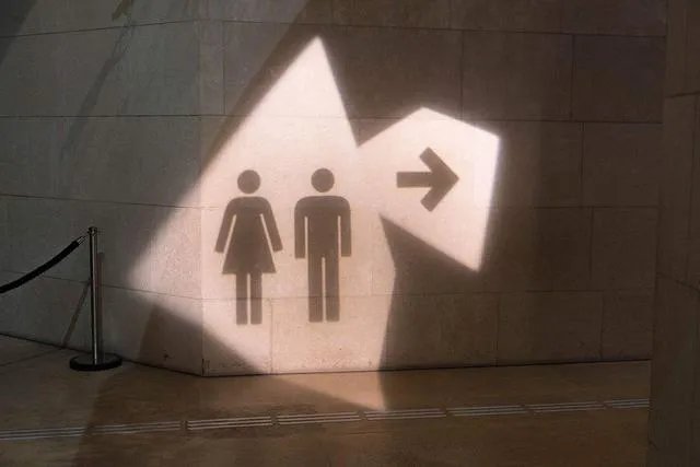 误入男厕是种什么体验？