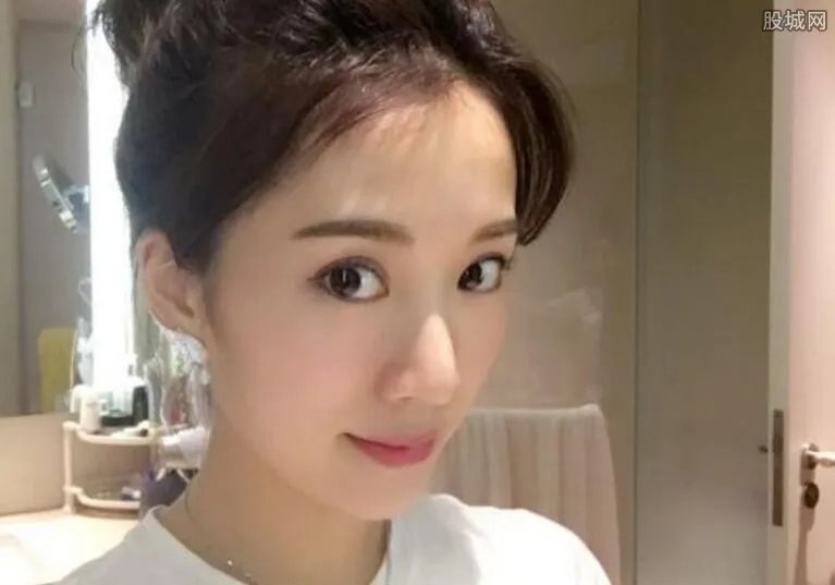 李念富豪老公林和平并非富二代 有钱全凭真实力