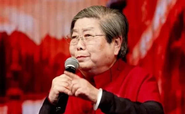 老旦表演艺术家李鸣岩去世，生前在业界的口碑如何？