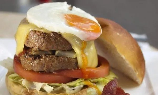 爱吃肉的美国人，怎么会让鸡爪这种美食暴殄天物呢？