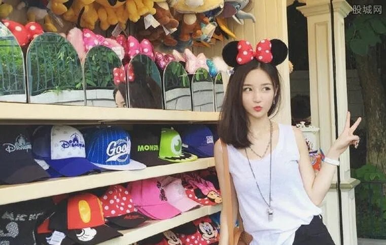 王思聪女友开淘宝店 年销量过亿已是个小土豪