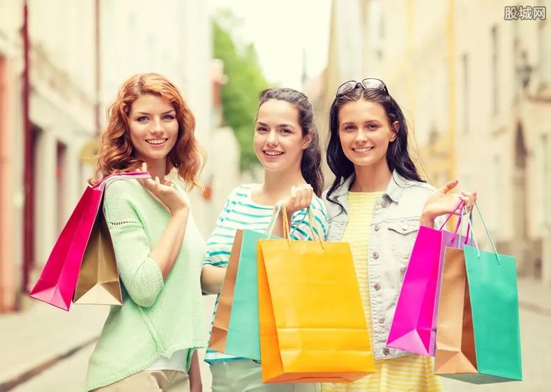 土耳其奢侈品抢购 奢侈品店集体临时涨价防止抢购