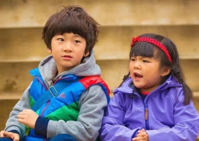 王诗龄天天同框：转眼间两人已经这么大了