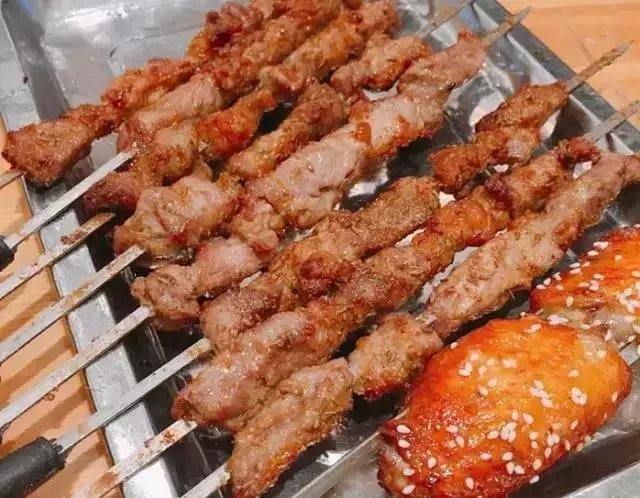 为何路边的烧烤有那么多人爱吃？