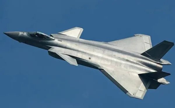 中国为什么还不加快量产歼20和歼15？