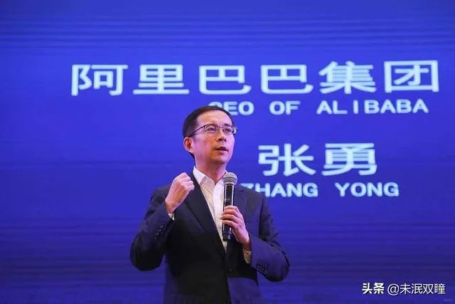 蒋凡伤害原配，却向同事道歉，你觉得他怎么考虑的？