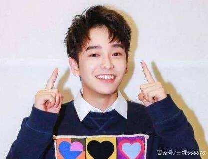 器灵中，如何评价彭昱畅的白发形象？