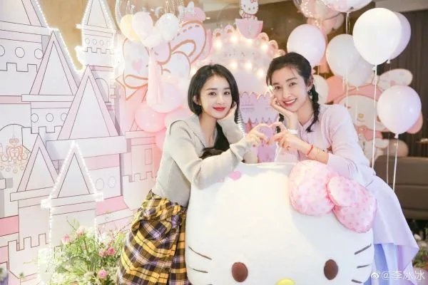 赵丽颖陪李冰冰过生日，他们还有哪些有爱互动？