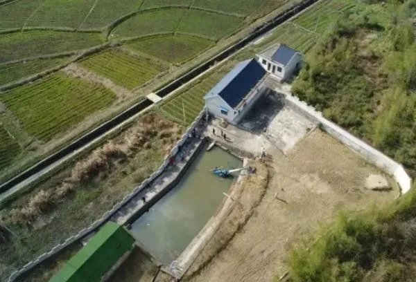 官方通报安徽一直升机坠毁，民间飞行物存在哪些乱象？如何规范化？