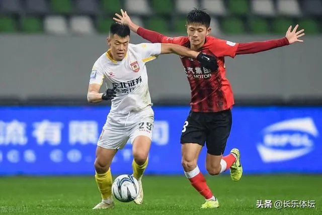 先挖于睿，再抢谭龙，亚泰球迷快哭了！上港国脚何不回归绿城？