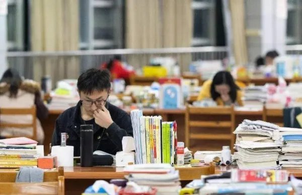 30多所高校清退1300多名研究生,为何有人不能毕业?