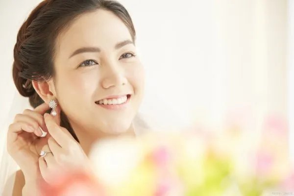 我最近在学习化妆，新娘妆总是很漂亮，韩式新娘妆教程是什么？