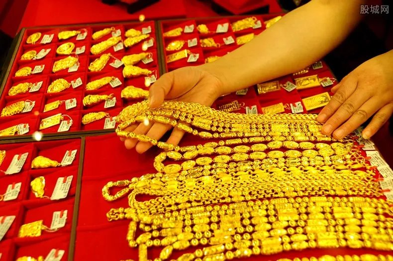 银行回收黄金价格怎么计算 今日金价多少钱一克