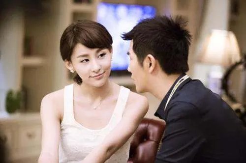 女子恋爱时获赠奔驰分手被判归还，恋爱时赠送的东西分手后该还吗？