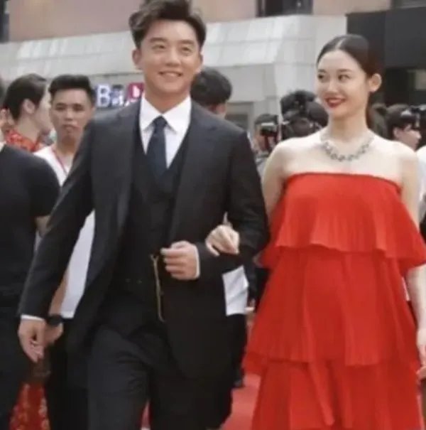 郑恺火锅店回应抄袭：为何不给被抄袭的品牌道歉，反而给老板郑恺道歉？