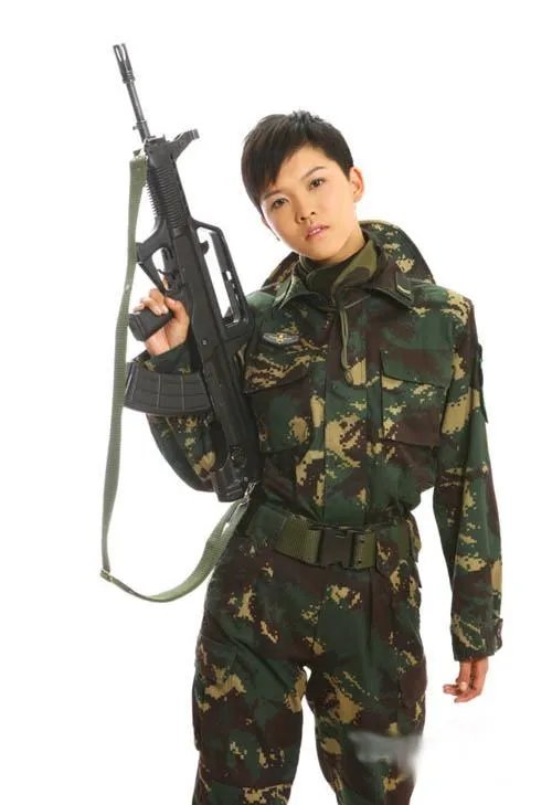 麻辣女兵汤小米的扮演者是?