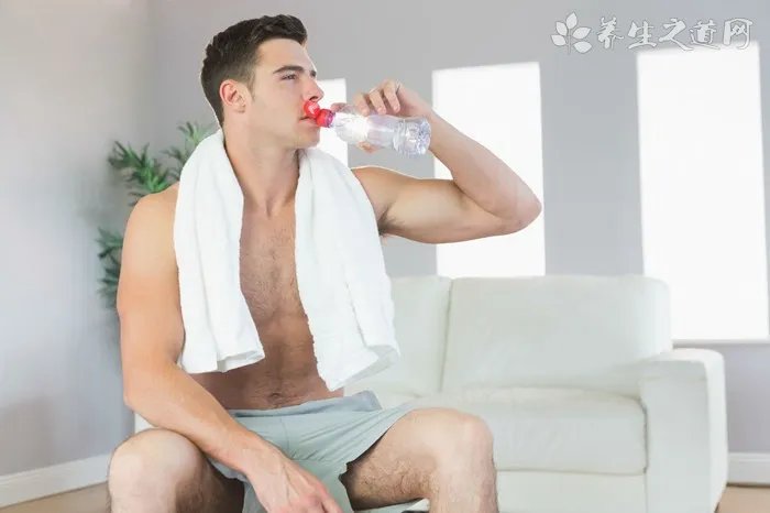 拉直头发后如何护理 头发拉得太直了 求补救