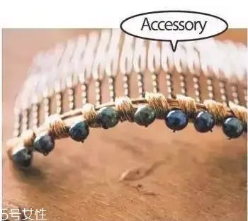 卷发扎什么发型好看 长卷发扎法教程