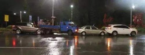 女司机开路虎连怼事件是怎么回事？