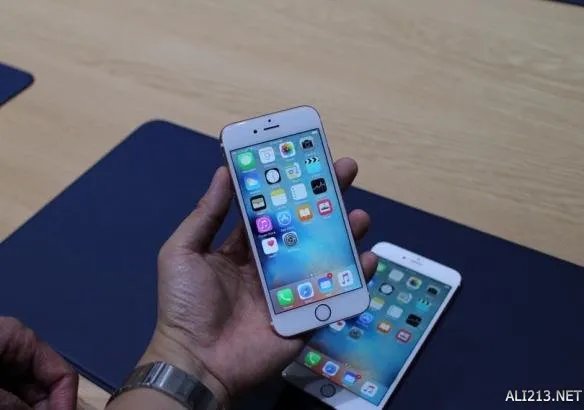 苹果新品iPhone 6S真机图赏 玫瑰金还是挺好看的