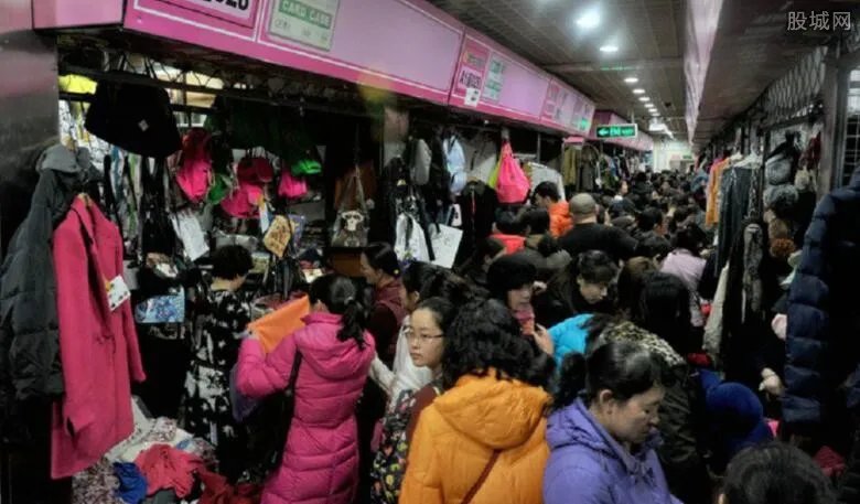 导游强迫交易获刑 曾使用多手段威胁游客消费影响恶劣