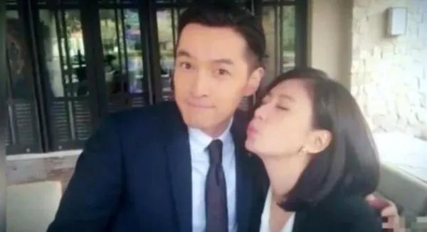 《猎场》贾静雯第几集出场？