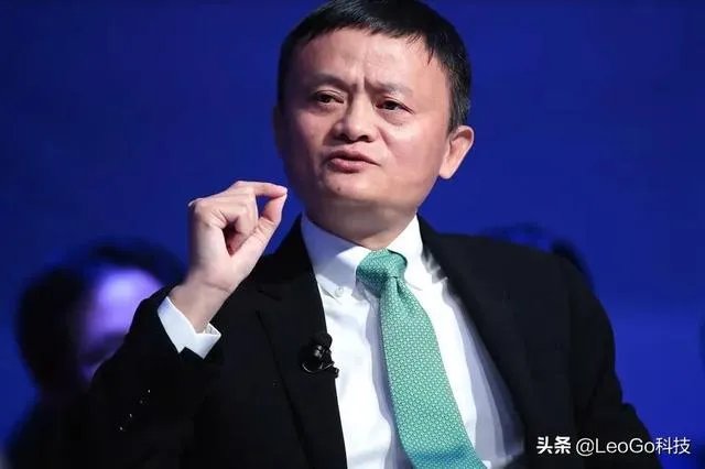 为什么感觉现在网上很多人开始踩马云？