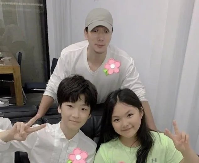 王诗龄天天同框：转眼间两人已经这么大了